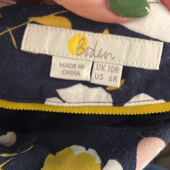 Boden “Alexis” Floral Dress Fluted Sleeves Button Detail Navy Size 6 Lined - Picture 9 of 11